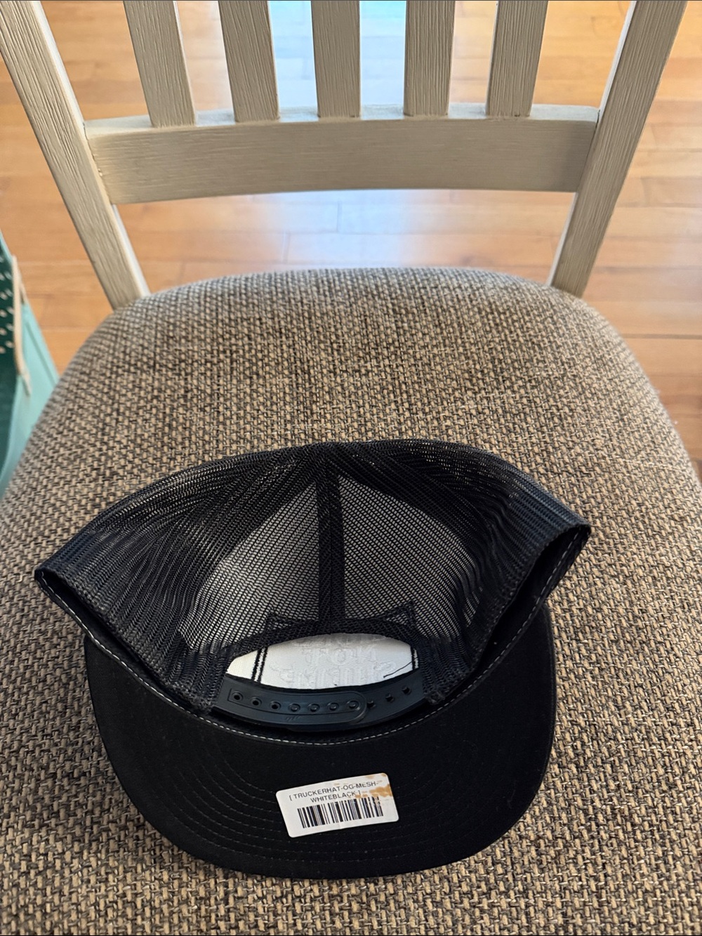 Lions Not Sheep Black & White Snapback Hat - Picture 2 of 2